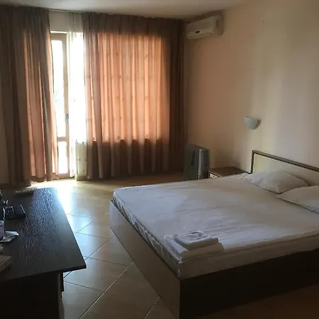 Golden Dreams B 3 Апартамент