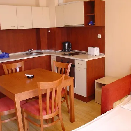 Апартамент Golden Dreams B 3
